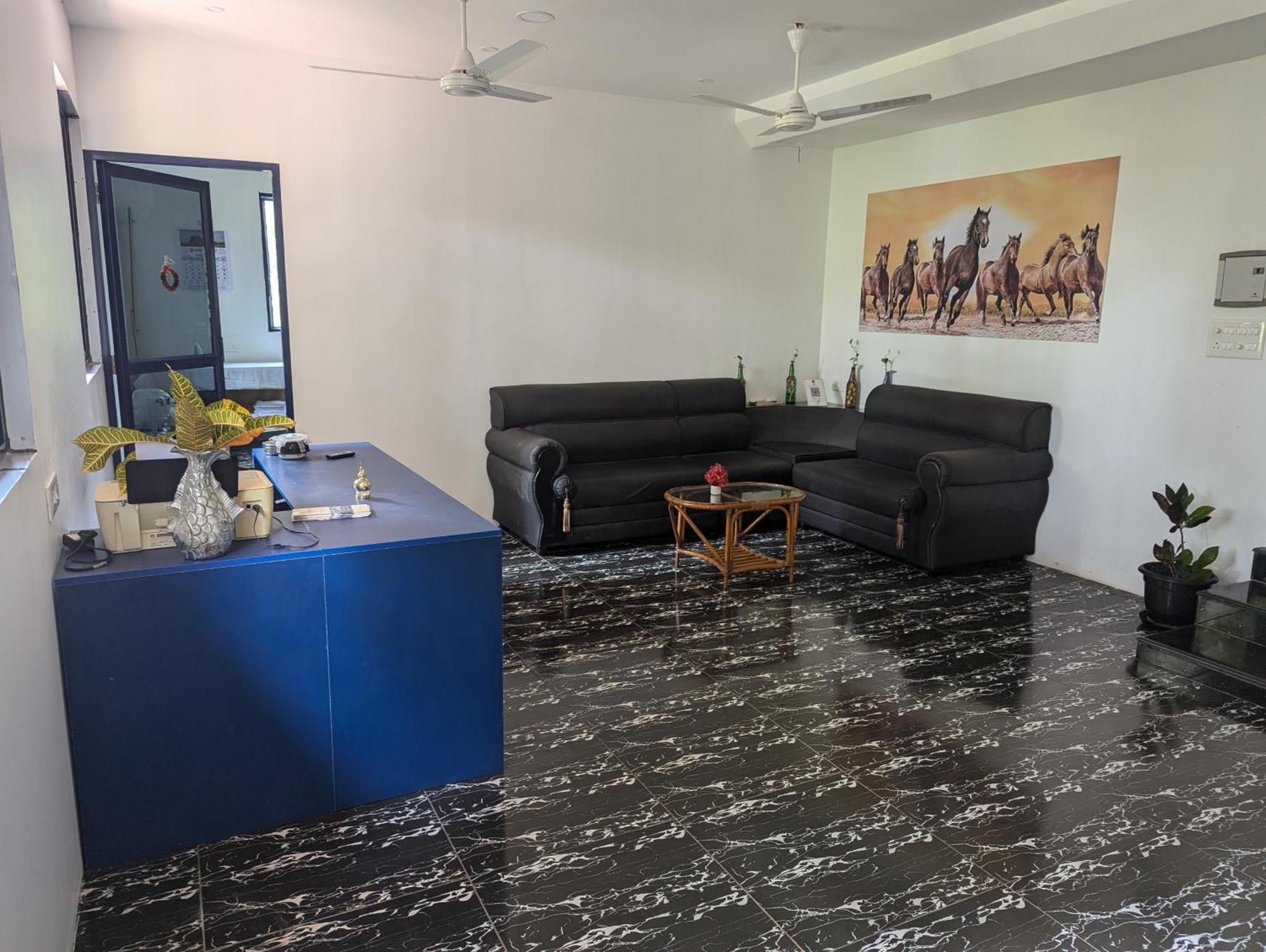 Indeevaram Apartments Ковалам Екстериор снимка